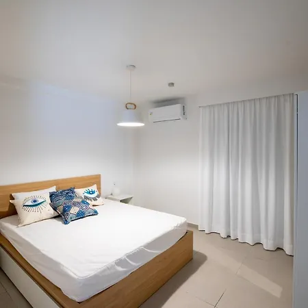 Ennea Suites- Dark * Flambouras