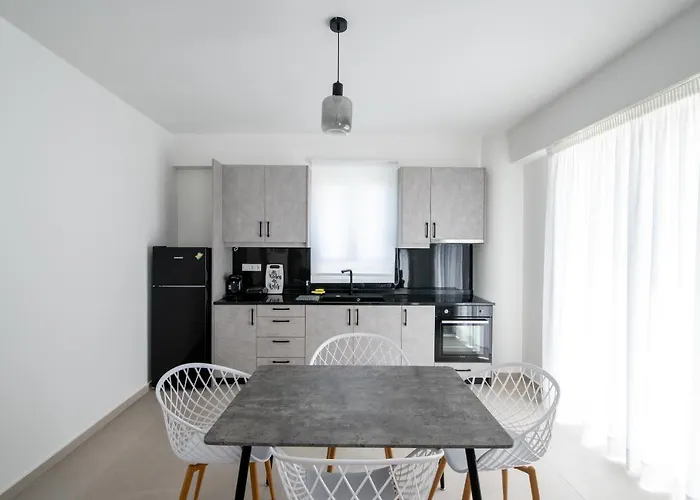 Ennea Suites- Dark Apartmán Flámbouras